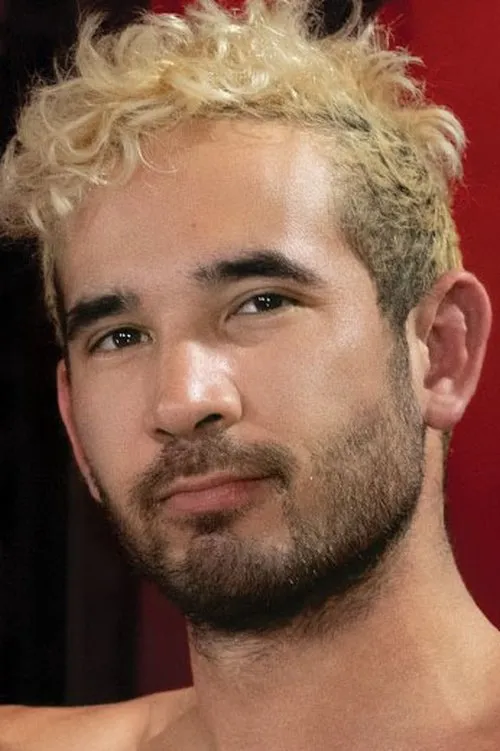 Zac Snow interpretando a 