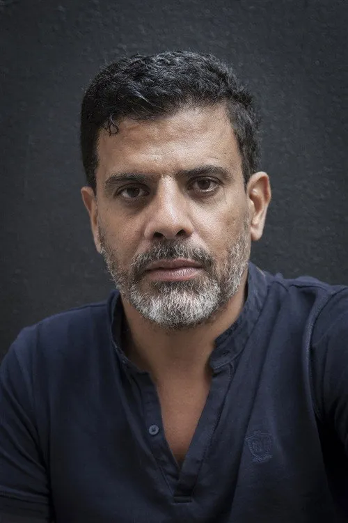 Zakariya Gouram interpretando a Rachid