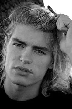 Andy Barnes ha trabajado con Zander David Hodgson en 1 ocasiones