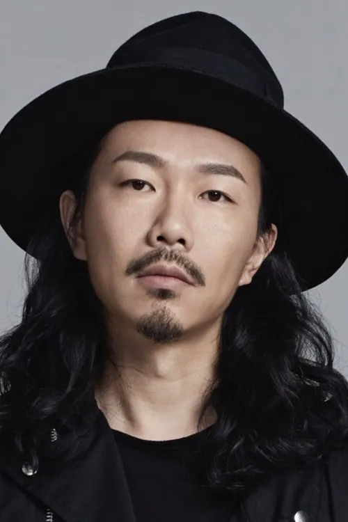 Zang Hongfei — personaje: Chief Editor