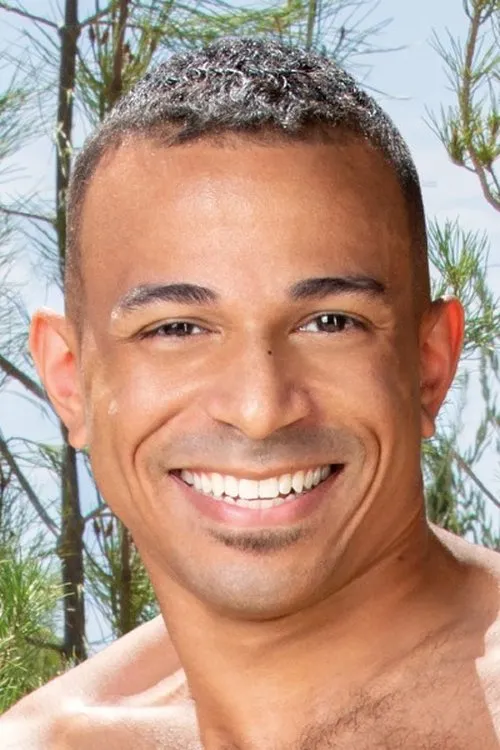 Levy Foxx ha trabajado con Zario Travezz en 2 ocasiones