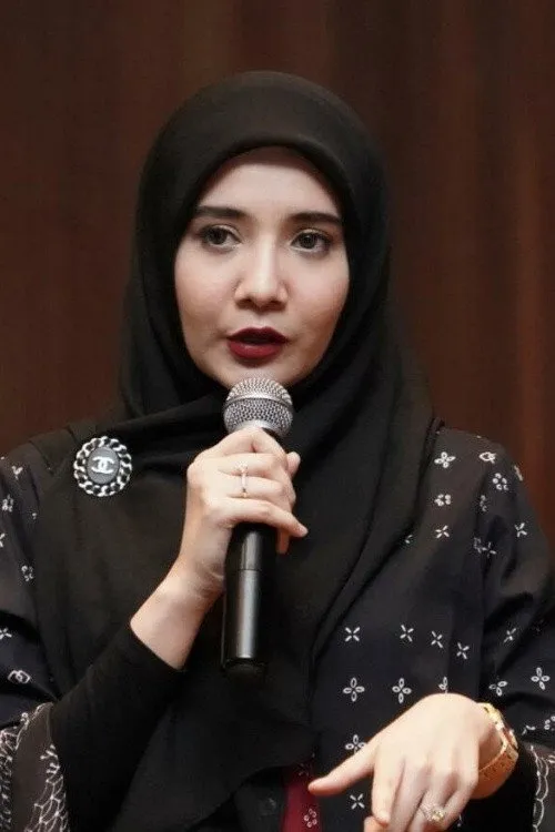 Zaskia Sungkar interpretando a Zahra