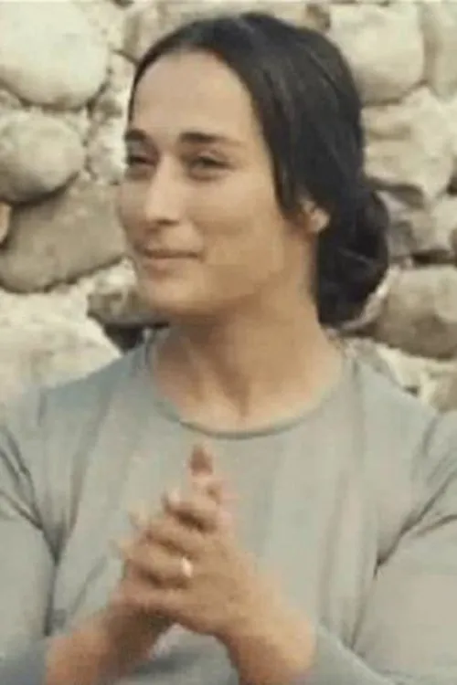 Zaza Lebanidze interpretando a Zhena soseda