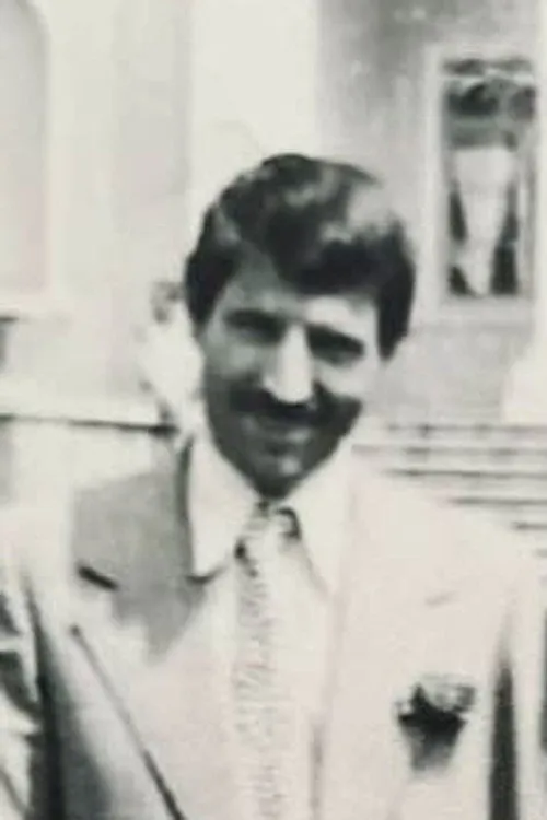 Zehrudin Dokle interpretando a babai i Vaskës