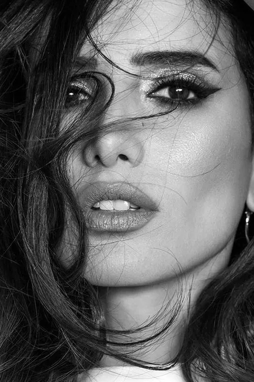 Zeina interpretando a Faika