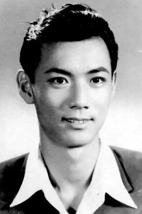 Zengqing Liu interpretando a Ming Liu