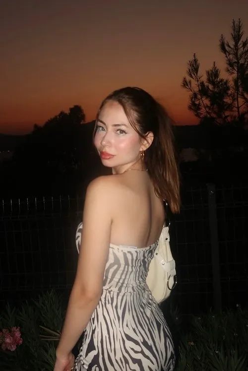 Zeynep Bostancı en su biografía y filmografía