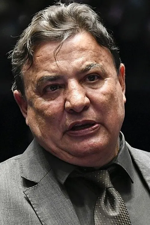 Zezé Perrela interpretando a Self