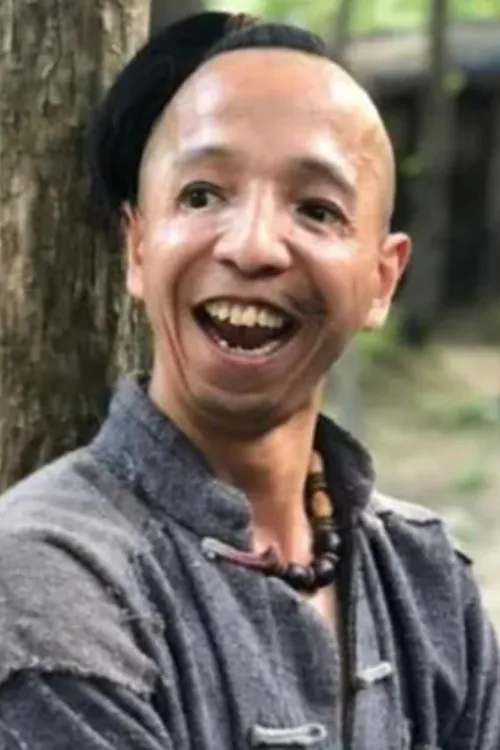 Zhang Fengjun interpretando a Rickety Old Man