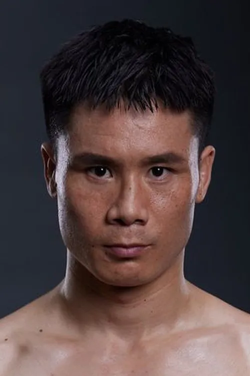 Zhang Lipeng interpretando a Self