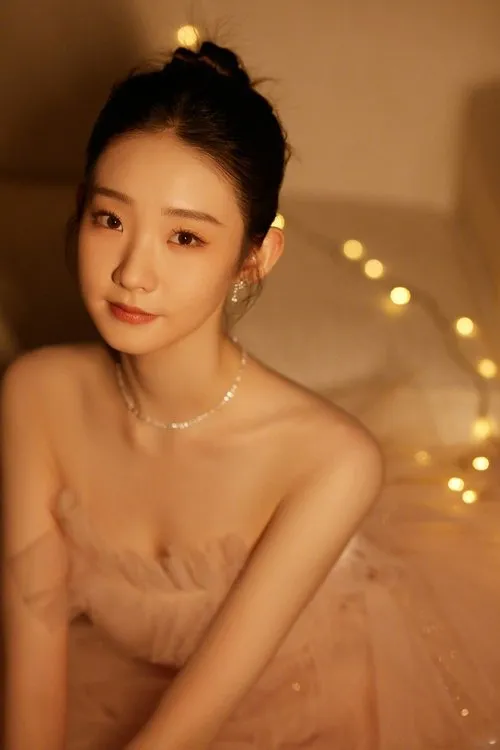 Zhang Yifan — personaje: Female Classmate