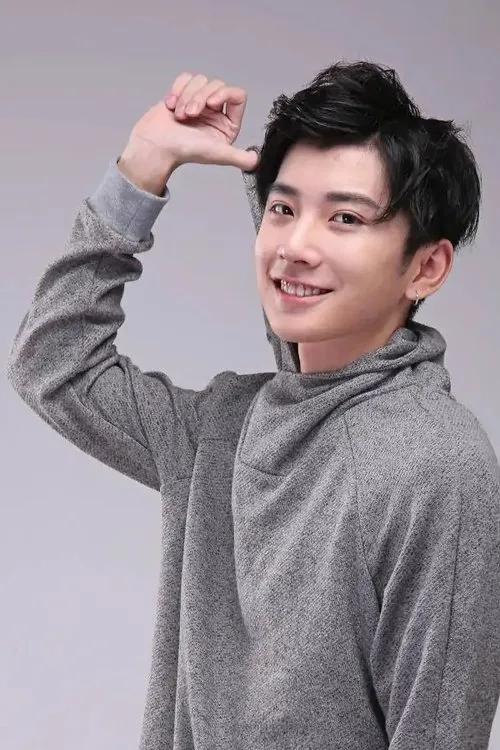 Zhong Zheng en su biografía y filmografía