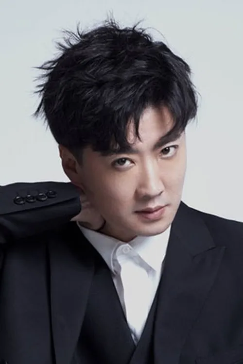 Zhou Weike en su biografía y filmografía