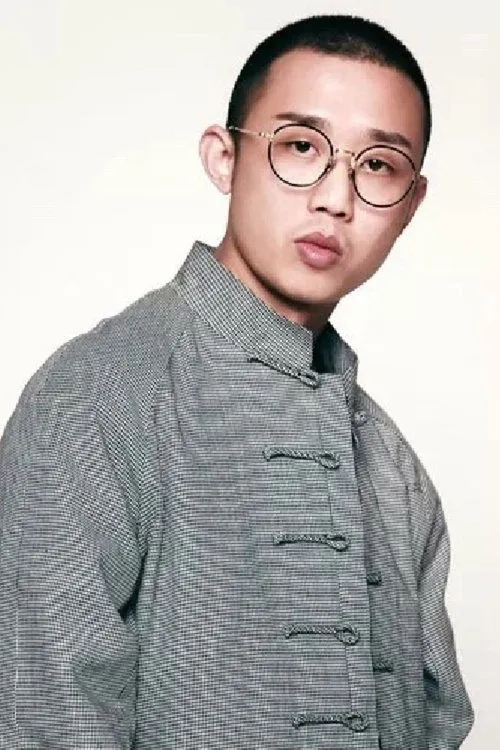 Foto de perfil del actor Zhou Yan en el reparto