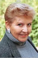 A. Skóra ha trabajado con Zofia Streer en 1 ocasiones