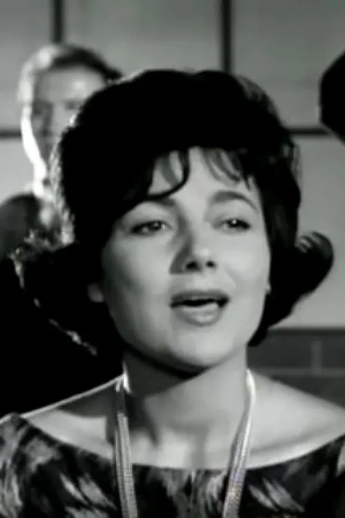 Zoi Fytousi interpretando a Miranta