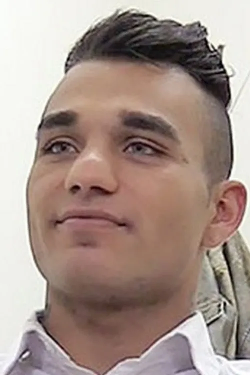 Zoltan Goral interpretando a 