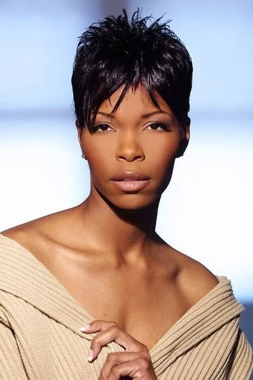 Zondra Wilson interpretando a Principal Cervantes