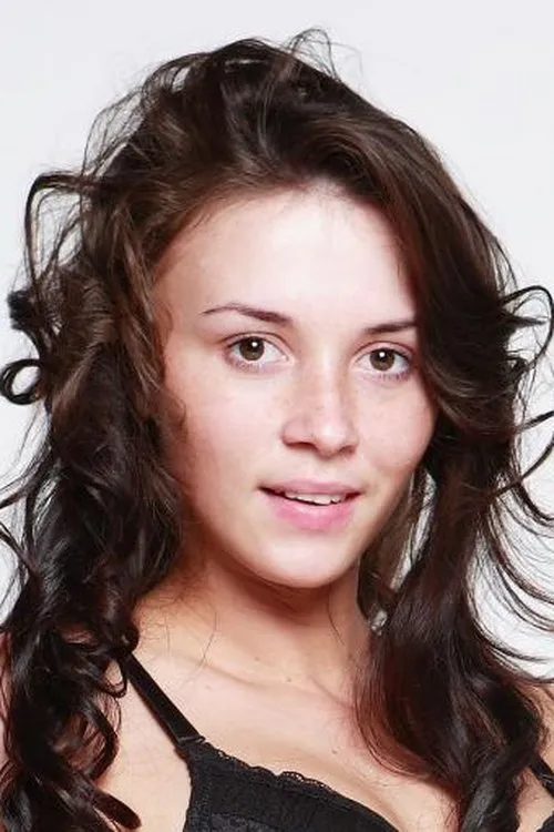 Lisa Musa ha trabajado con Zoya en 1 ocasiones