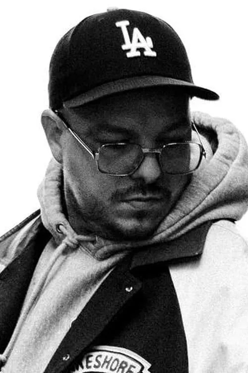 Alexandra Stréliski ha trabajado con 20some en 1 ocasiones