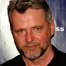 Aidan Quinn como Roger Laver