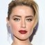 Amber Heard como Salesgirl