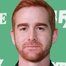Andrew Santino como Theo (voice)