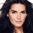 Angie Harmon como Dr. Nora Campbell