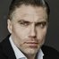 Anson Mount como Christopher Pike