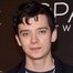 Asa Butterfield como Otis Milburn