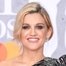 Ashley Roberts como Self - Host