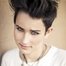 Bex Taylor-Klaus como Bullet