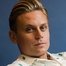 Billy Magnussen como Robert Redford
