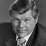 Bob Hastings como Commissioner Gordon (voice)
