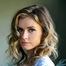 Brianna Brown como Hillary