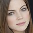 Caitlin Carver como Hayley Heinz