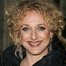 Carol Kane como Lillian Kaushtupper