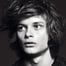 Charlie Tahan como Wyatt Langmore