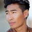 Chris Pang como Van