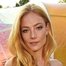 Clara Paget como Anne Bonny