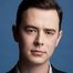Colin Hanks como Bob Broberg