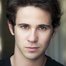 Connor Paolo como Declan Porter