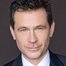 Connor Trinneer como Charles 