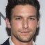 Daren Kagasoff como Gabe Napolitano