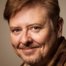 Dave Foley como Professor Dennis