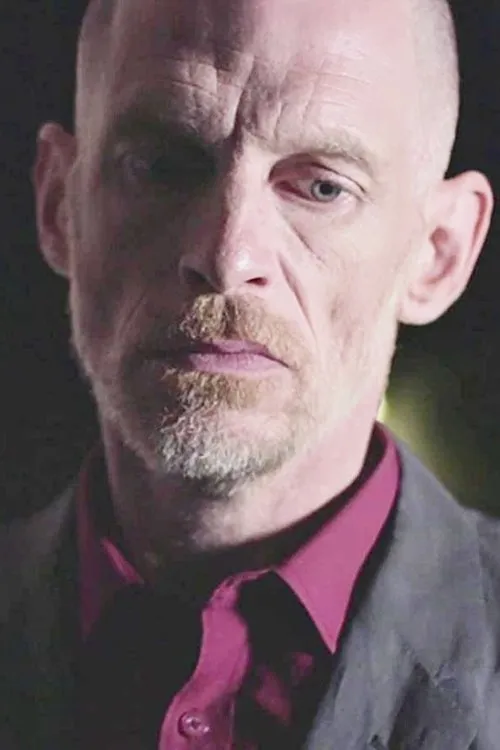 David White como Atty. Archie Grayson