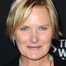 Denise Crosby como Janet Holland