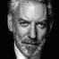 Donald Sutherland como J. Paul Getty Sr.