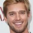 Drew Van Acker como Jason DiLaurentis