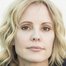 Emma Caulfield Ford como Smiley